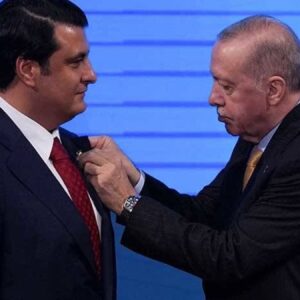 akpye gecen belediye baskani ilk is olarak kadro dagitti hYBTlEvF