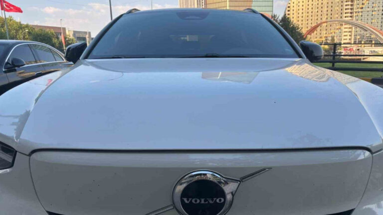 bayiden alinan volvo marka sifir elektrikli arac kusurlu cikti PeO7Afjw