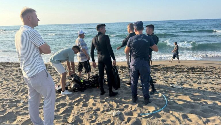 sakaryada aci olay denize giren 16 yasindaki cocuk kurtarilamadi WJ4yEEUG