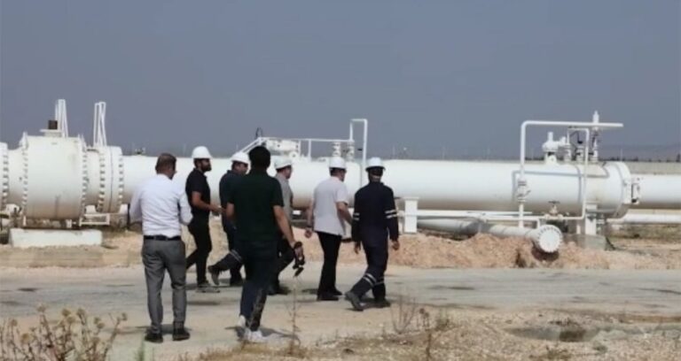 turkiyeden gaz akisi basladi suriyede 5 milyon haneye elektrik verilecek D4CKS22Z
