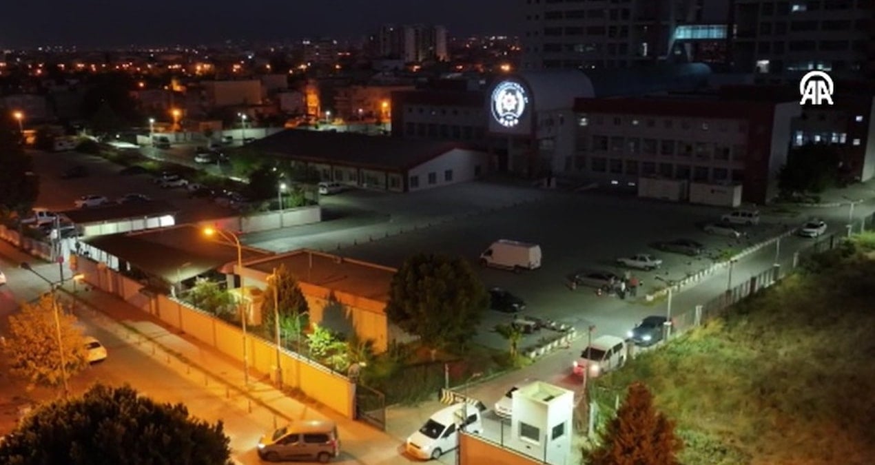 adanada tefecilik operasyonu 3 kisi tutuklandi eZaWHFVN