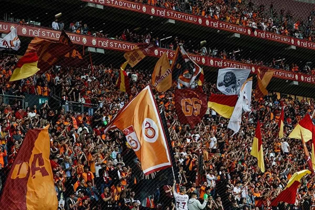 galatasarayin yolladigi futbolcu 4 gol birden atti md52uGdN