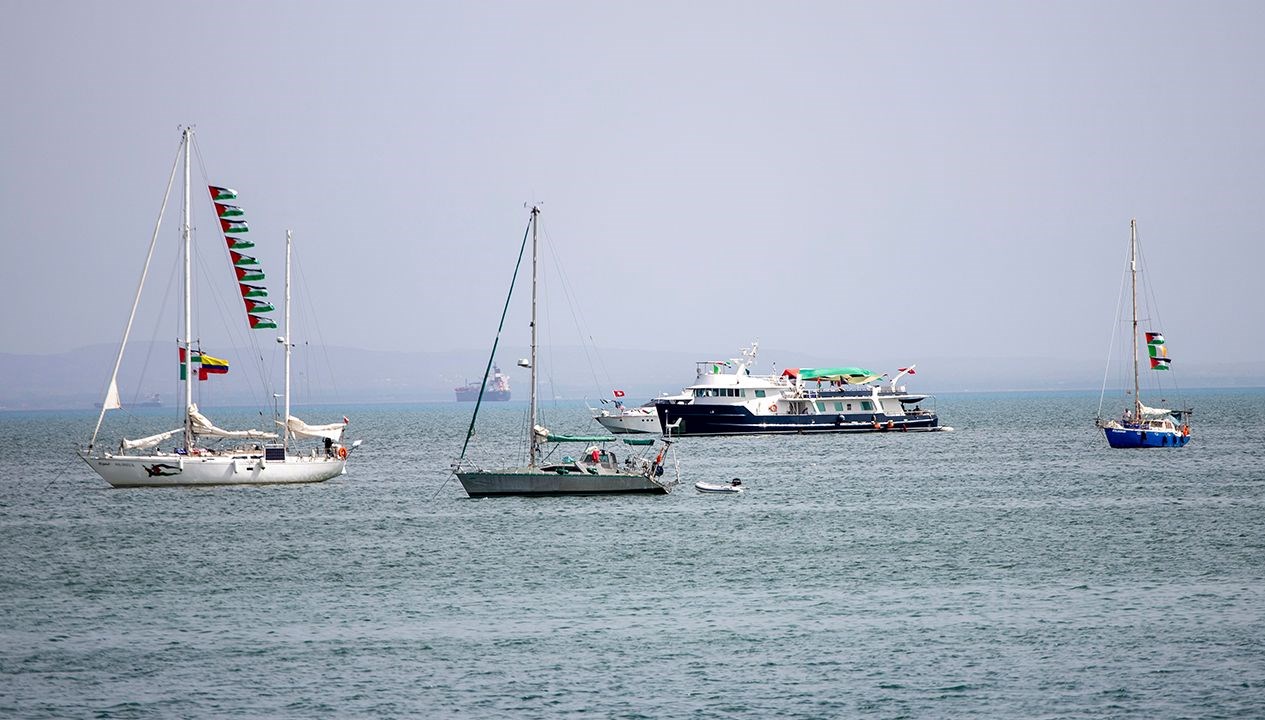 kuresel sumud filosunun italya ayagi harekete gecti VRgD2EeV