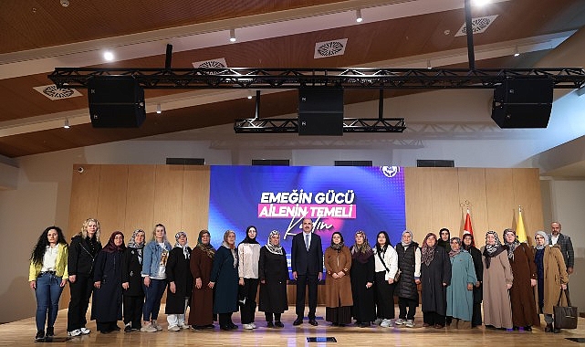 baskan altay aile yili kapsaminda ilcelerden gelen hanimlarla bulustu atCxt3Y9.jpg