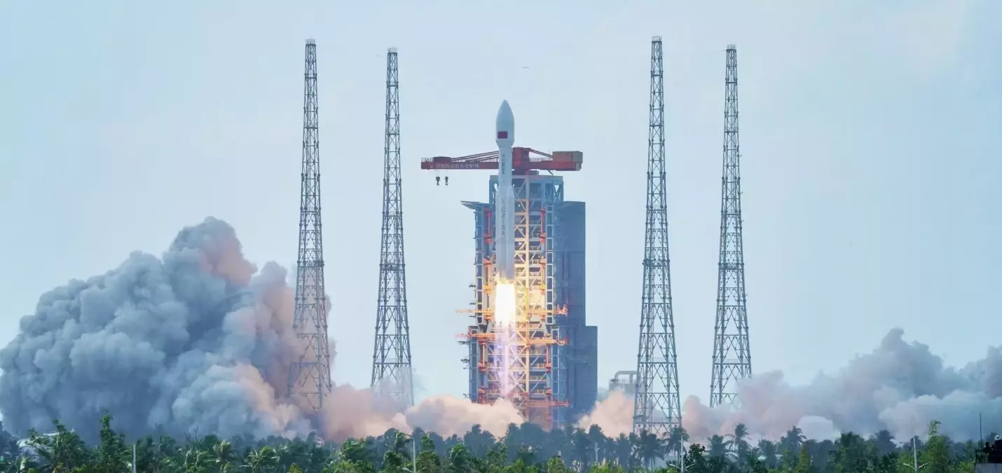 cin 12 uydu grubunu uzaya gonderdi LML7baxu.jpg