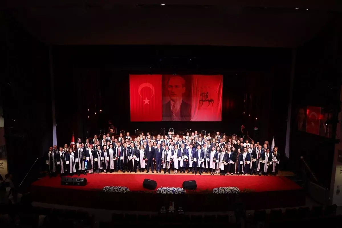 dokuz eylul universitesi 2025 2026 akademik yili acilis toreni gerceklesti x5ehmRej.jpg