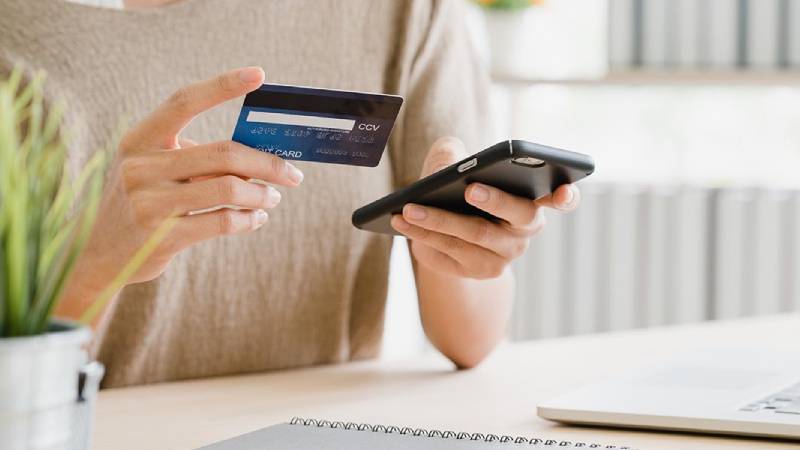 duzenli odemeler kart limitini dikkatli kullanmak kredi notu nasil artirilir YLjXCI2p.jpg