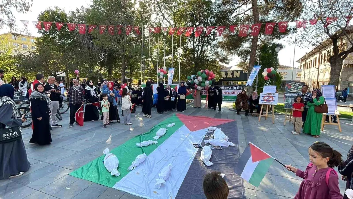 karamanda gazzeye destek yuruyusu nybApK3D