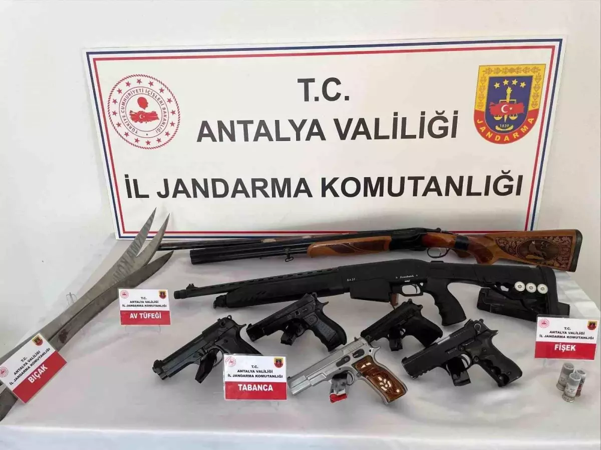 antalyada silah operasyonu 10 supheliye islem yapildi ncR4rtwj.jpg