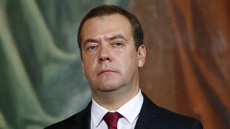 medvedev-dondurulmus-varliklarimizin-ukraynaya-verilmesini-savas-sebebi-sayariz-xWJyzjjV.jpg