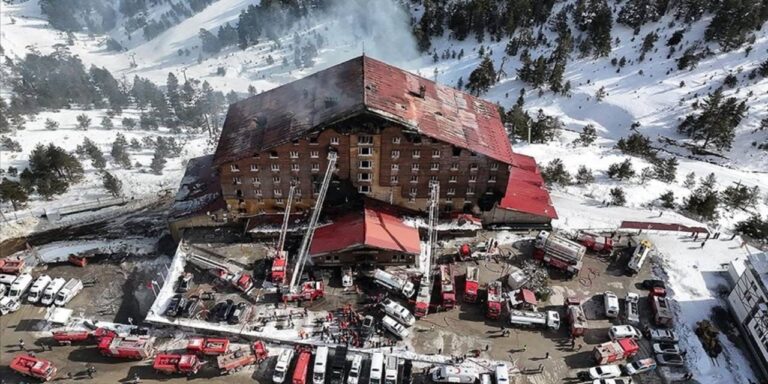 son-dakika-kartalkaya-otel-yangini-faciasinda-yeni-gelisme-cmEDyMm2.jpg