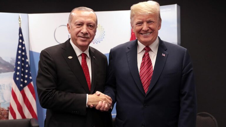 trumptan-erdogana-ovgu-dolu-sozler-guclu-bir-ordu-kurdu-BsIv3vZZ.jpg