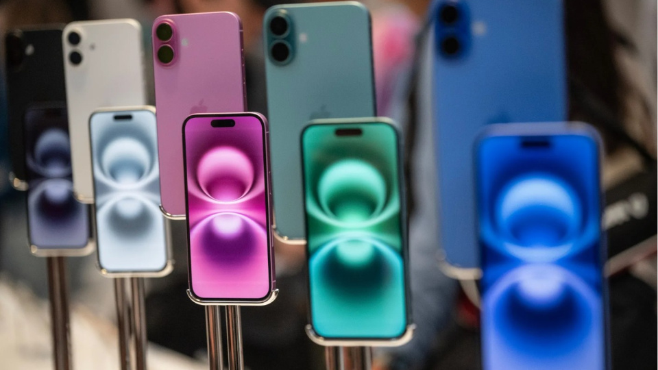 Küresel akıllı telefon pazarında yüzde 13 daralma bekleniyor