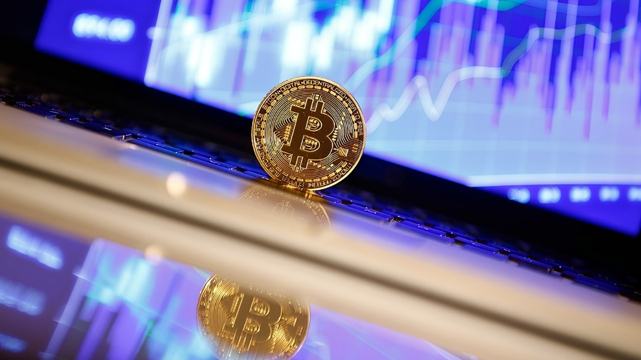 Bitcoin Gücünü Korurken, Ethereum Zorluklarla Mücadele Ediyor