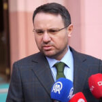 Bakan gurlekten kizilaya 150 bin liralik bagis dmeMXnNi