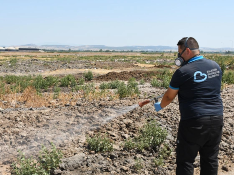 Balikesirde ilaclama ekipleri 724 sahada qWBmyrSv