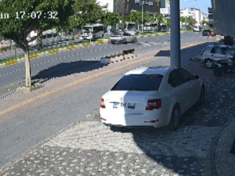 Manavgatta trafik kazasi 3 yarali dFZpHagI