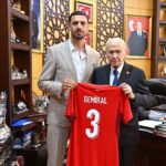 Milli futbolcu merih demiral bahceliyi ziyaret etti gaYLxj7Z